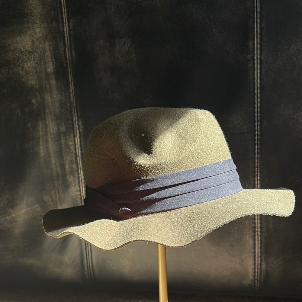 Stylish Tan Fedora Hat with Gray Band